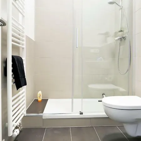 Sc 01 By Rockchair L Superhost Status L 2 Bedrooms Boxspringbeds Balcony Elevator - Cozy Family & Business Flair Welcomes You! דירה ברלין
