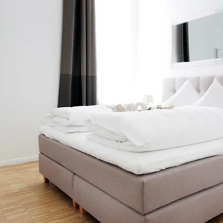 Sc 01 By Rockchair L Superhost Status L 2 Bedrooms Boxspringbeds Balcony Elevator - Cozy Family & Business Flair Welcomes You! * 베를린