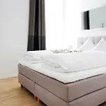 Sc 01 By Rockchair L Superhost Status L 2 Bedrooms Boxspringbeds Balcony Elevator - Cozy Family & Business Flair Welcomes You! * Berlim