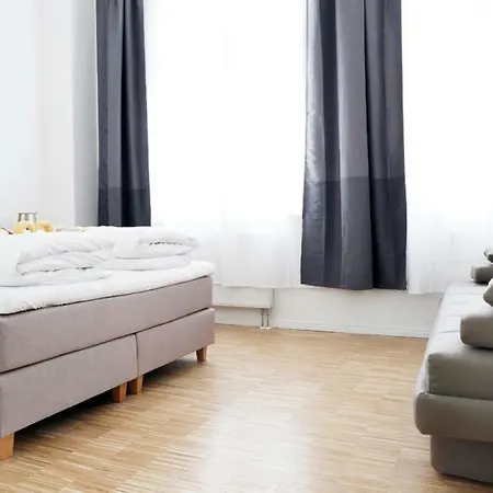 Apartamento Sc 01 By Rockchair L Superhost Status L 2 Bedrooms Boxspringbeds Balcony Elevator - Cozy Family & Business Flair Welcomes You! *