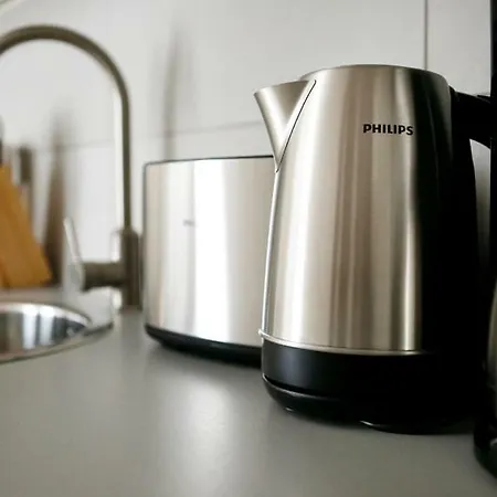 Sc 01 By Rockchair L Superhost Status L 2 Bedrooms Boxspringbeds Balcony Elevator - Cozy Family & Business Flair Welcomes You!