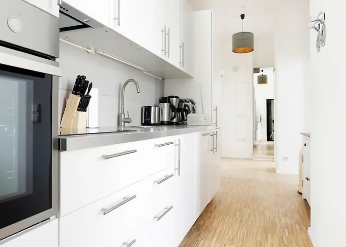 Διαμέρισμα Sc 01 By Rockchair L Superhost Status L 2 Bedrooms Boxspringbeds Balcony Elevator - Cozy Family & Business Flair Welcomes You! *